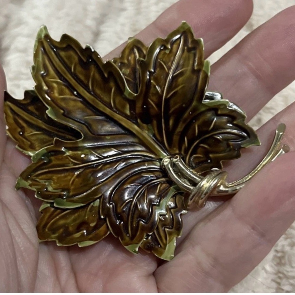 Vintage Coro Brown Enamel Autumn Raised Leaves Large  2.75 “ Brooch - Signed